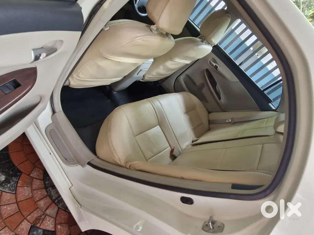 Toyota Corolla Altis 2013 Diesel 120000 Km Driven