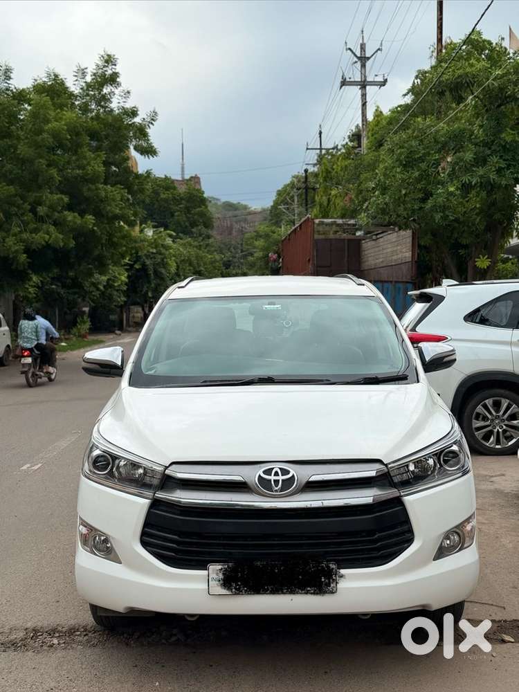 Toyota Innova Crysta 2016