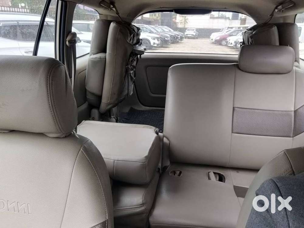 Toyota Innova Gx, 2010 Model.