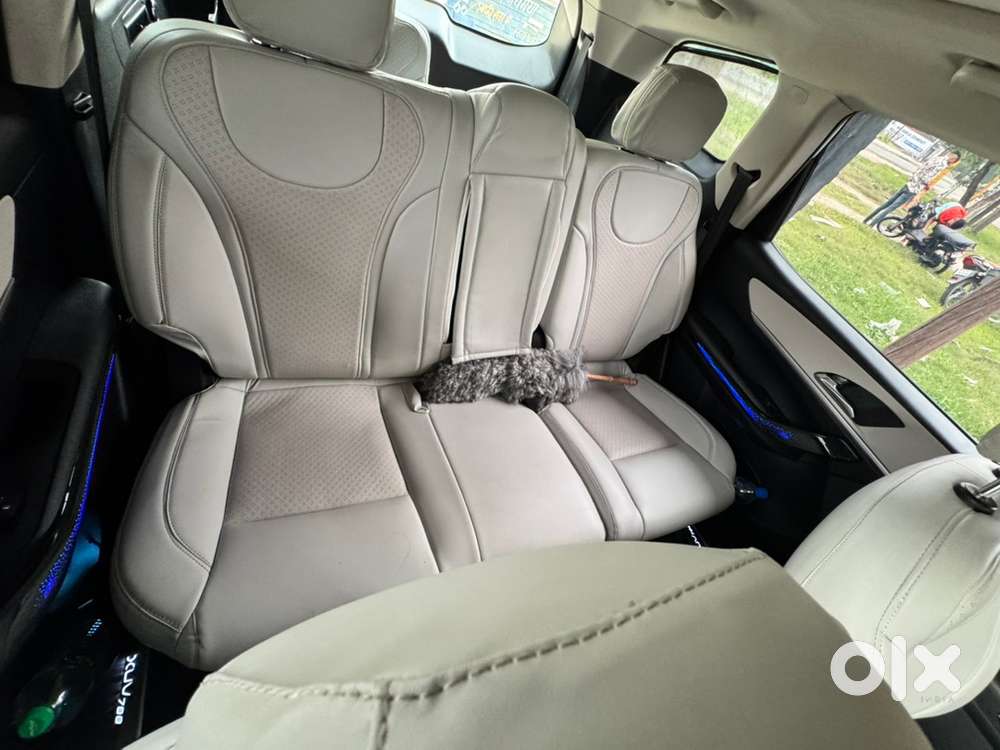 Xuv 700 Ax5 7 Seater