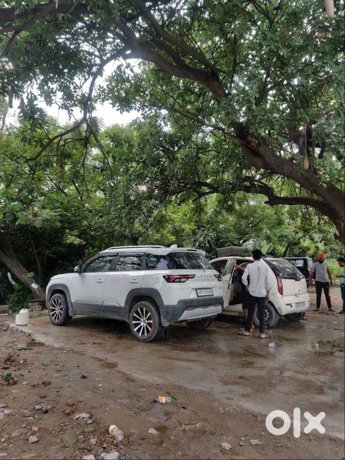 Maruti Suzuki Brezza 2023 Zxi Petrol Manual  Excellent Condition  Si