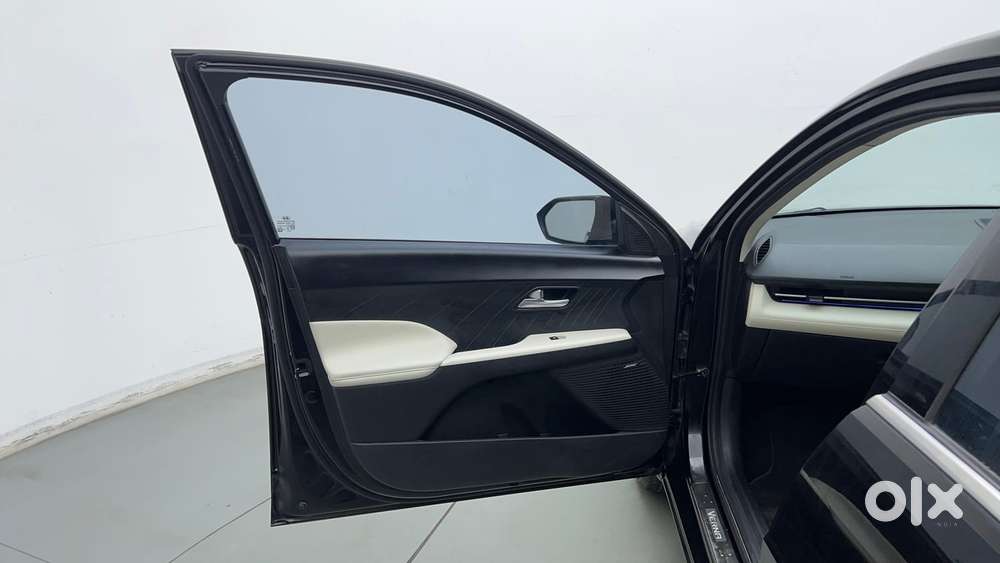Hyundai Verna 1.5 Sx (o) Petrol Mt, 2023, Petrol