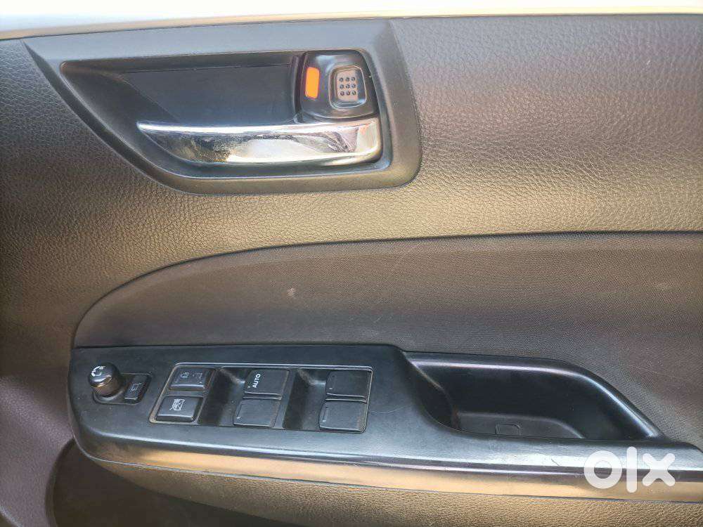 Maruti Suzuki Swift Vxi Optional, 2017, Petrol