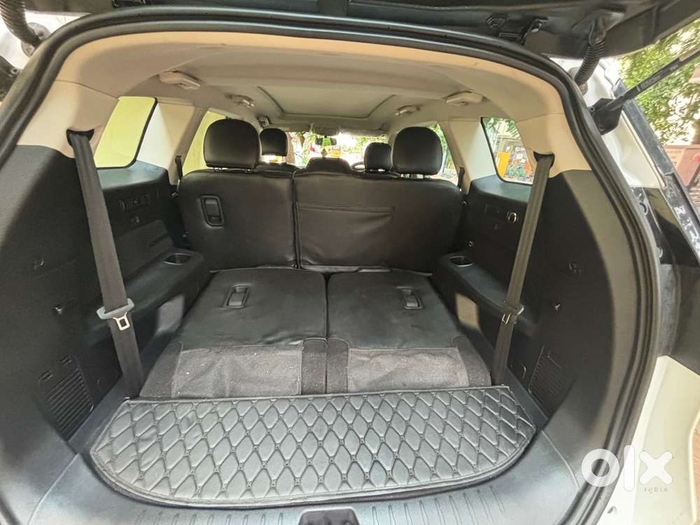 Mahindra Xuv700 2023 Diesel Well Maintained