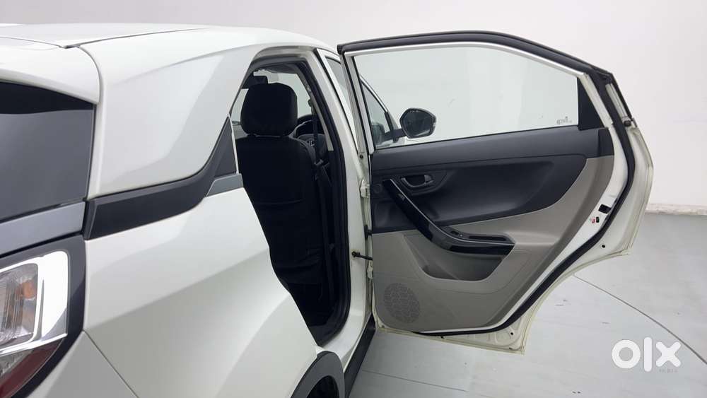 Tata Nexon 1.2 Revotron Xma Amt, 2018, Petrol