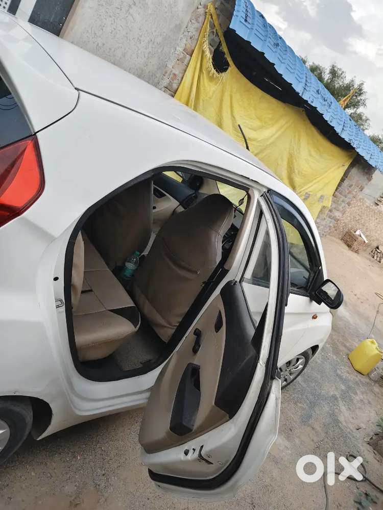 Hyundai Eon Magna+ 2012 Petrol Manual