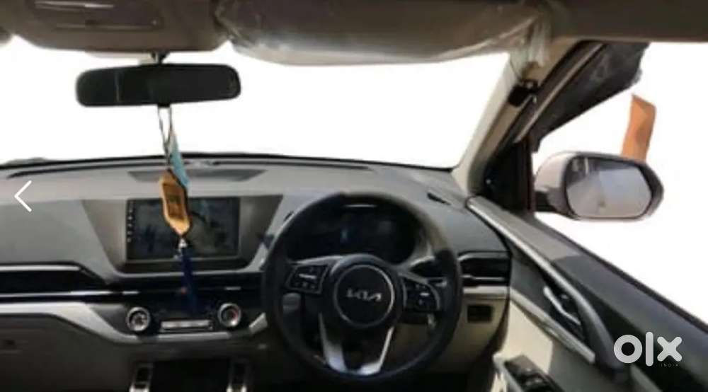 Kia Carens 2023 Petrol 30450 Km Driven
