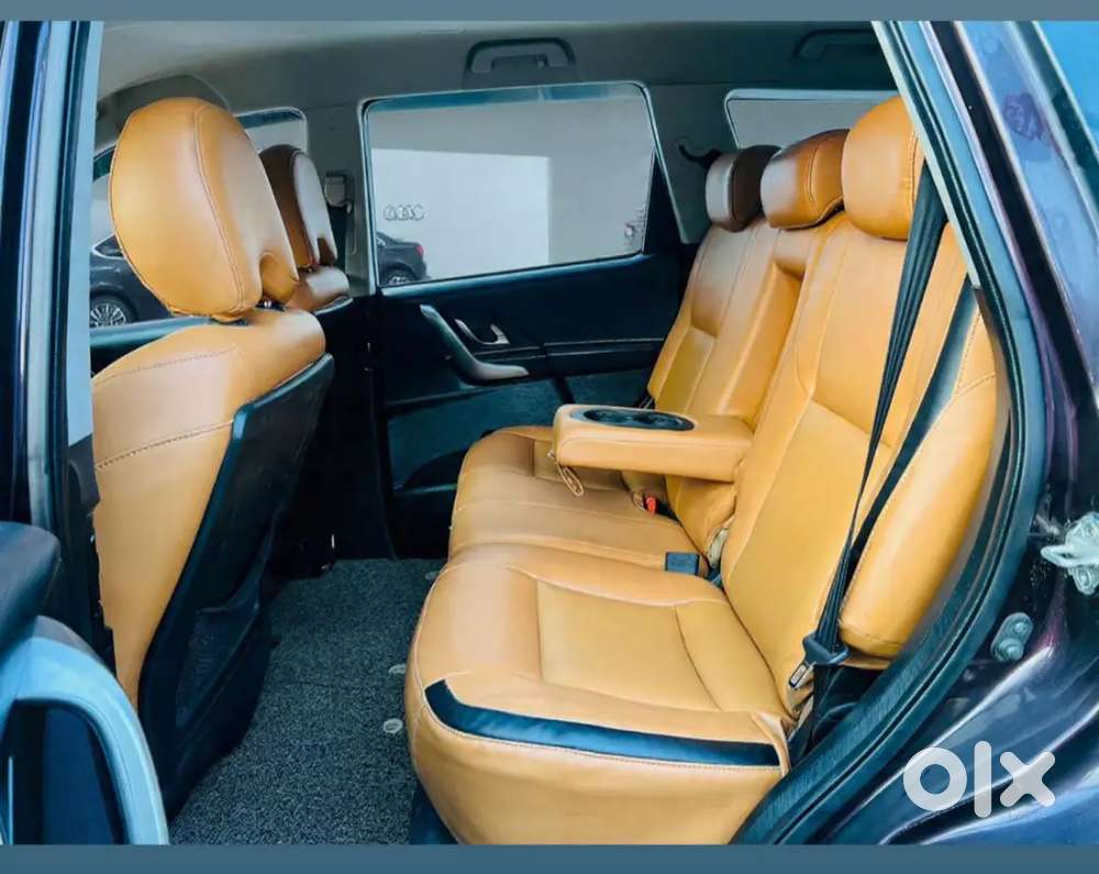 Mahindra Xuv500 2018 Diesel 59995 Km Driven