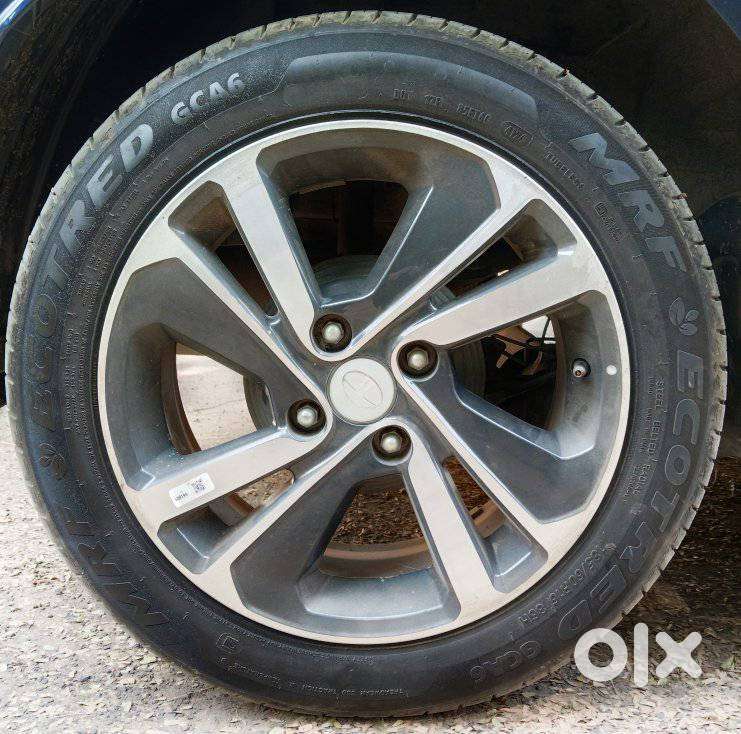 Tata Altroz 1.2 Xt Luxe Petrol, 2024, Petrol