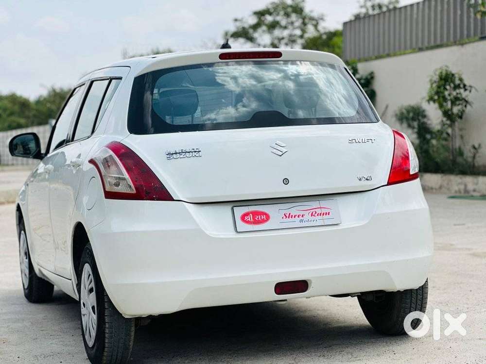 Maruti Suzuki Swift Vxi + Manual, 2015, Petrol