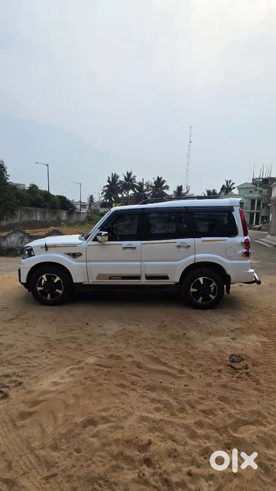 Mahindra Scorpio Classic 2024 Diesel Well Maintained