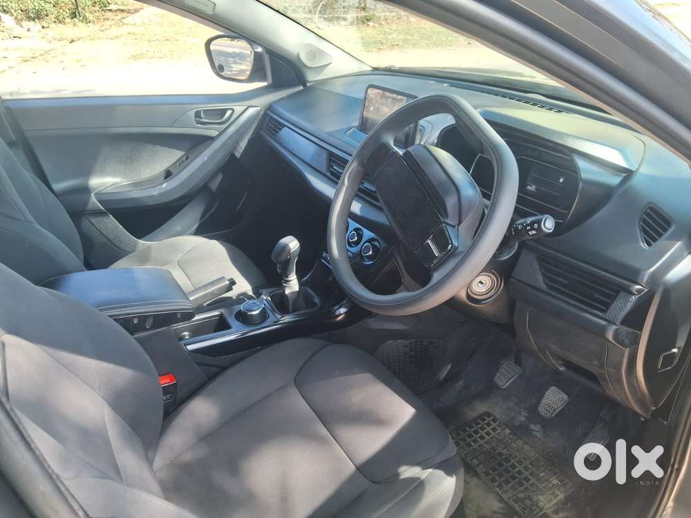 Tata Nexon 1.2 Revotron Xm (s), 2024, Petrol