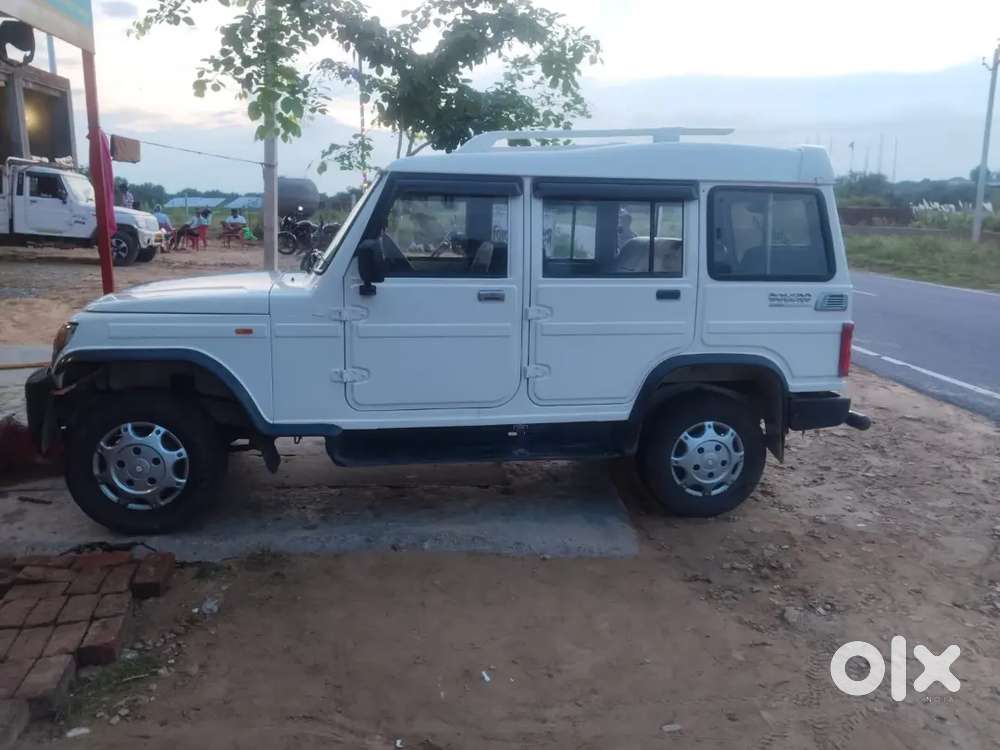 टैपर बोलेरो फर्स्ट पार्टी कंपनी फिटेड एसी न्यू टायर गुड कंडीशन