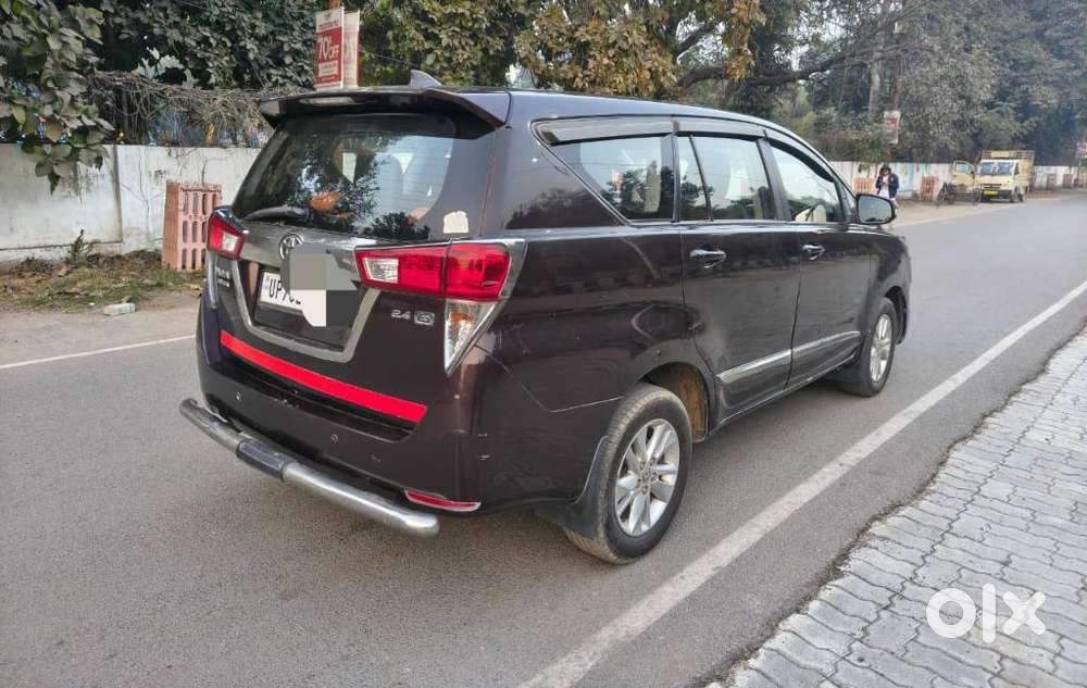 Toyota Innova Crysta 2.4 G Mt 8s, 2016, Diesel