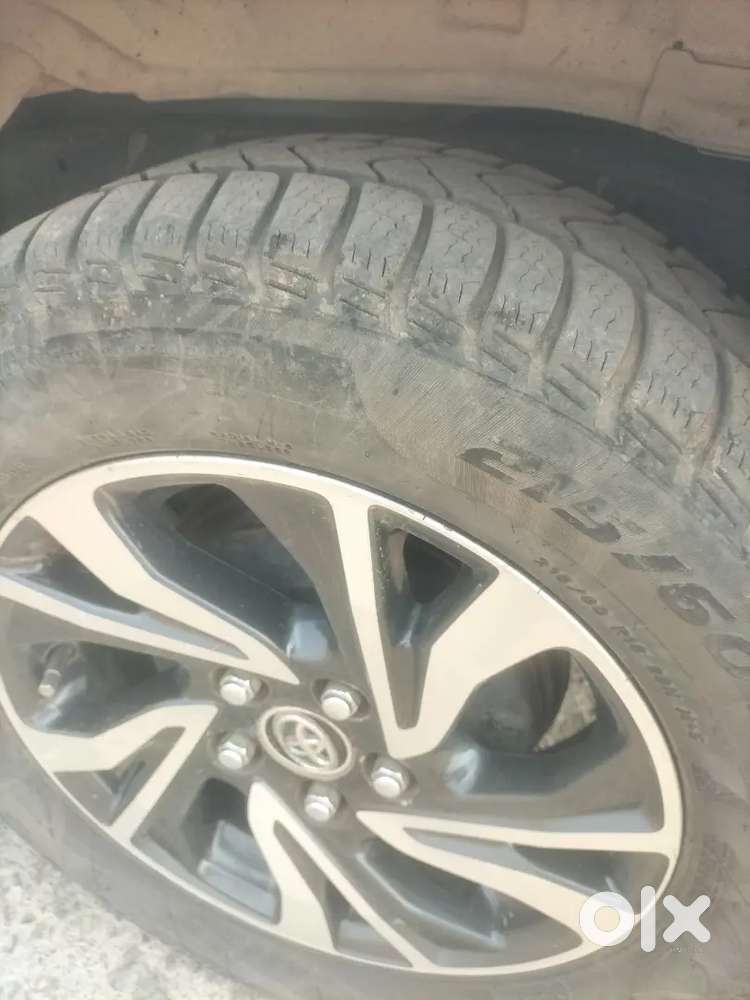 Toyota Innova Crysta 2.4v Best Condition Crysta 149000