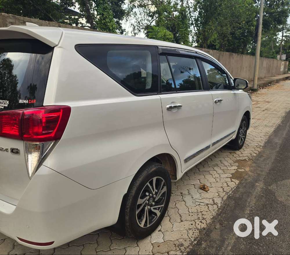 2024 Aug Innova Crysta Gx Plus 8 Str  18.5k Km