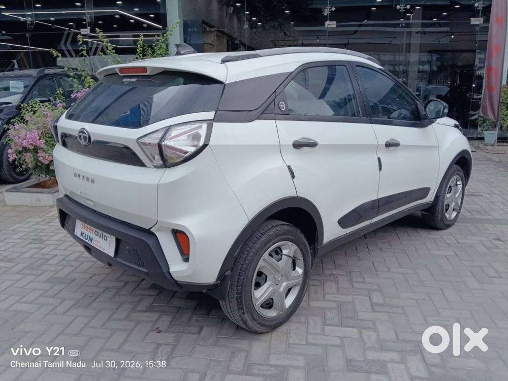 Tata Nexon 1.2 Revotron Xm Plus (s), 2023, Petrol