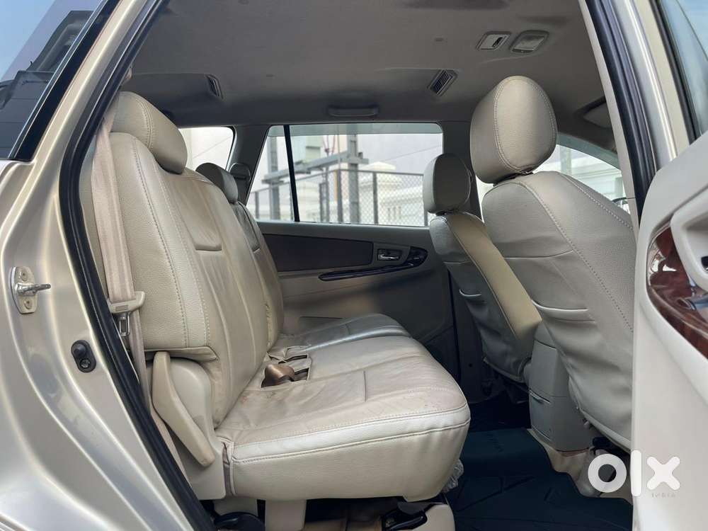 Toyota Innova 2.5 V 8 Str, 2013, Diesel