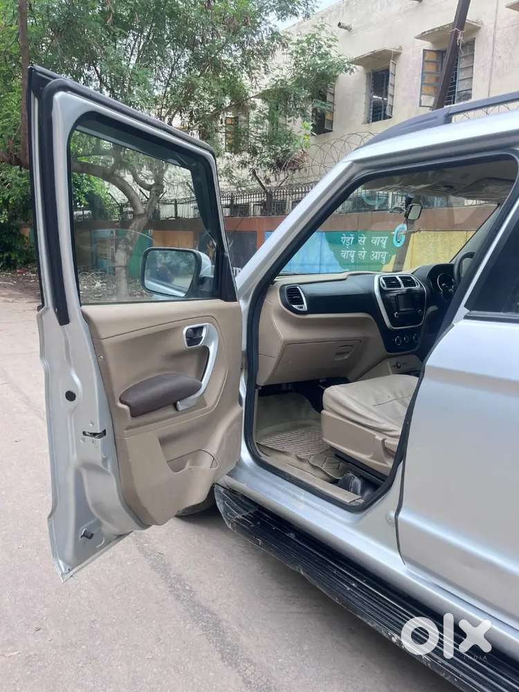 Mahindra Tuv 300 2016