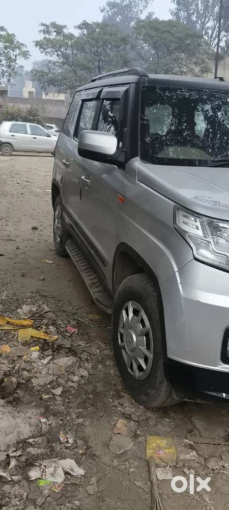 Tuv300 Car Top Condition