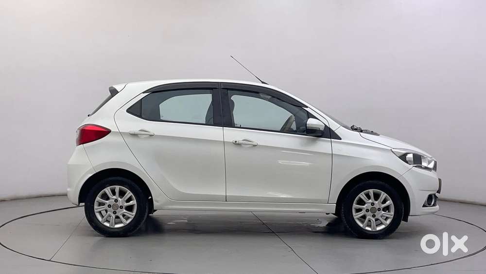 Tata Tiago Xza, 2017, Petrol