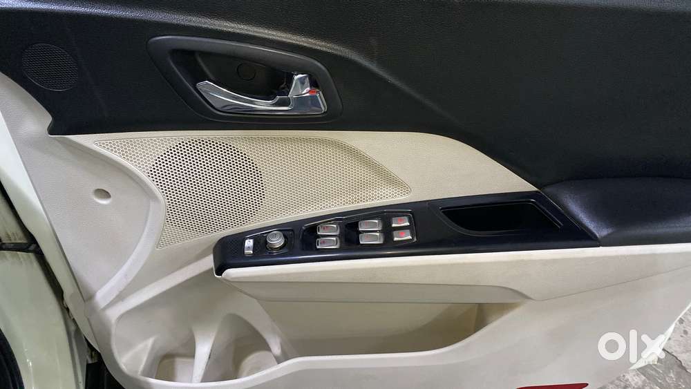 Mahindra Xuv300 W8 Option, 2022, Petrol