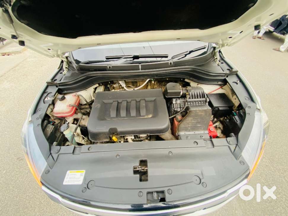 Mahindra Xuv700 2.2 Ax 7 Diesel Mt Luxury Pack Str, 2022, Diesel
