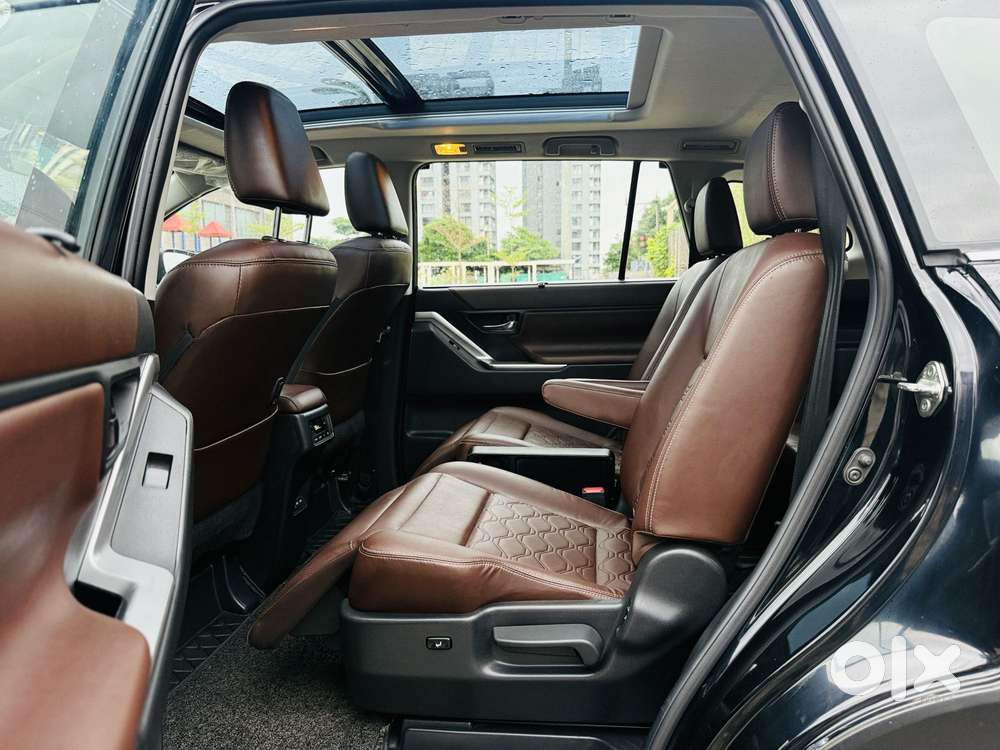 Toyota Innova Hycross 2.0 Zx Hybrid 7 Str, 2023, Electric