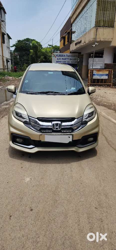 Rare Honda Mobilio Rs (top Model)  Diesel  7-seater  20+ Kmpl Milea
