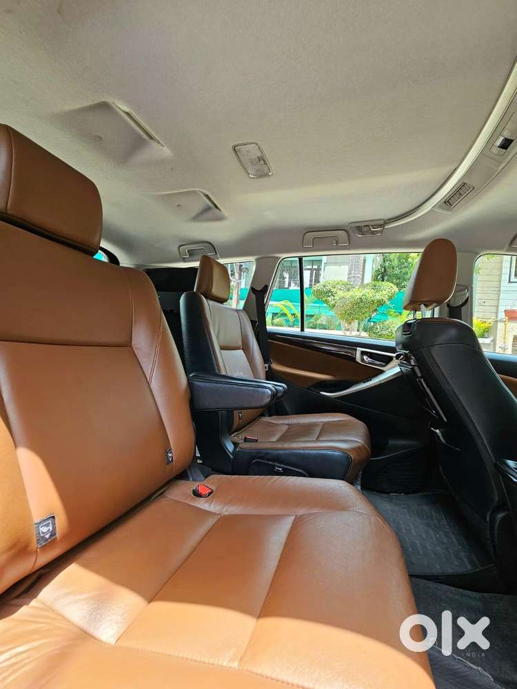 Toyota Innova Crysta 2.8z Automatic, 2016, Diesel