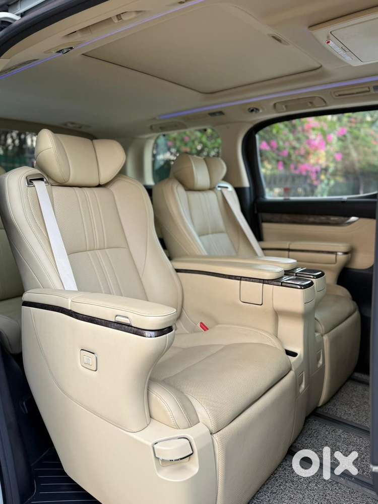 Toyota Vellfire 2.5 Hybrid, 2022, Petrol