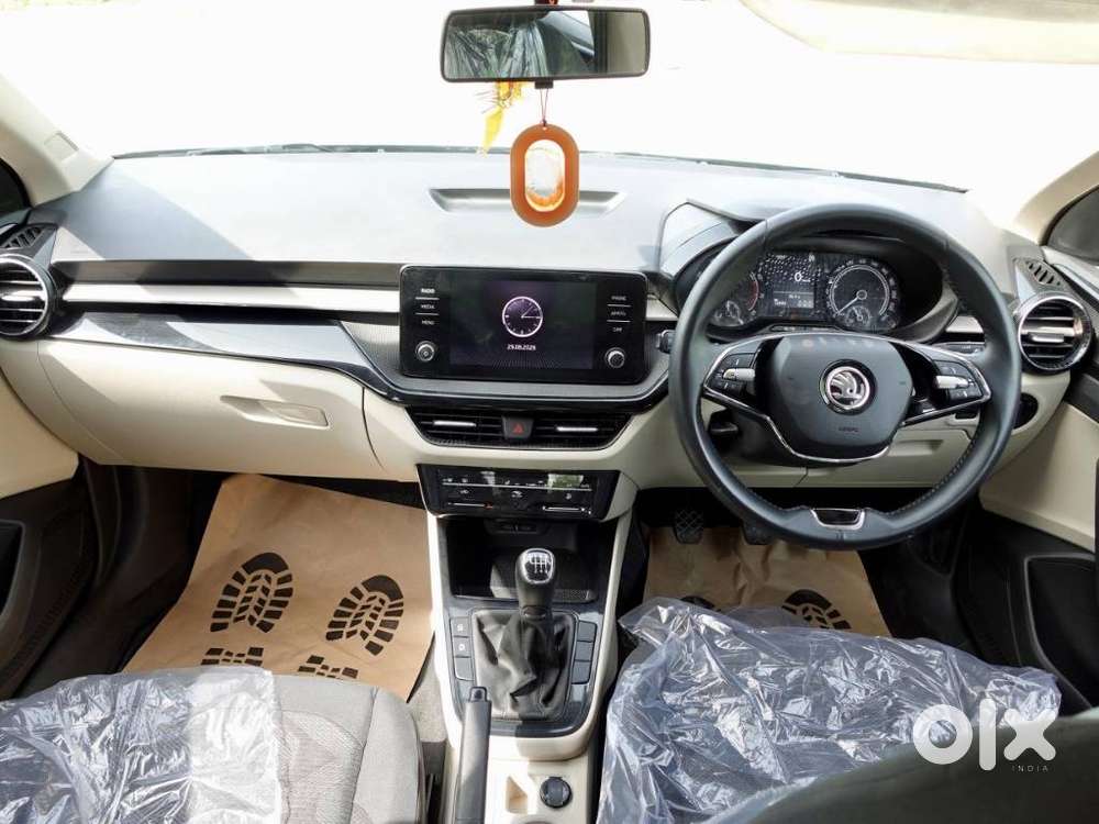 Skoda Slavia 1.0 Ambition Tsi, 2023, Petrol