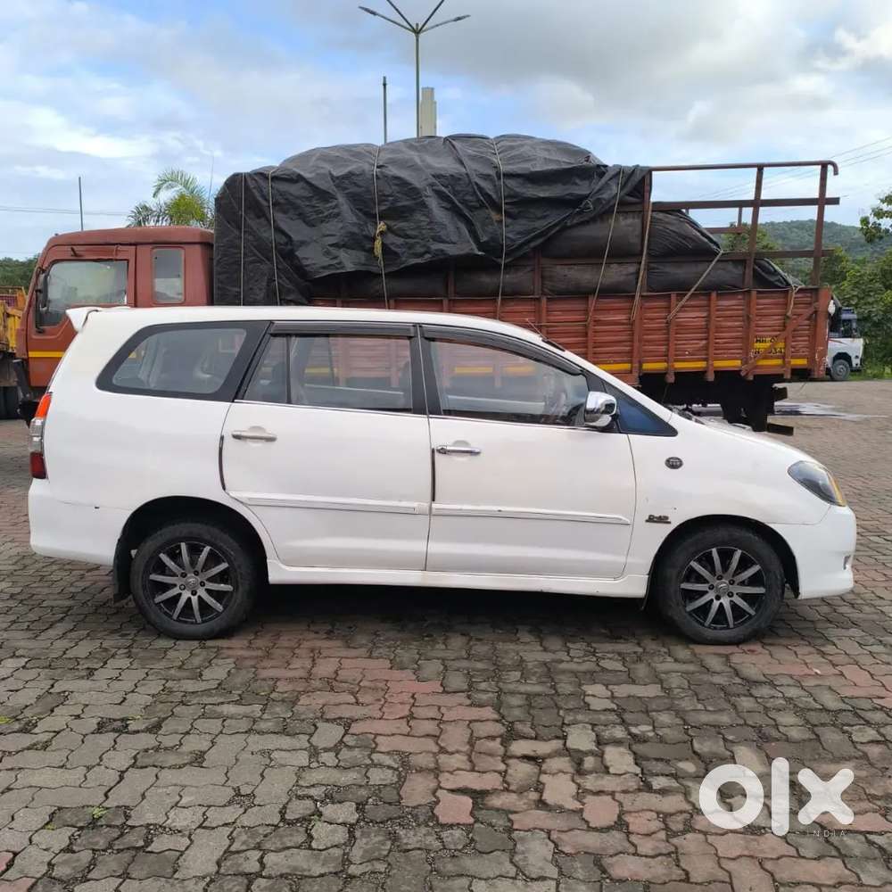 टोयोटा इनोव्हा