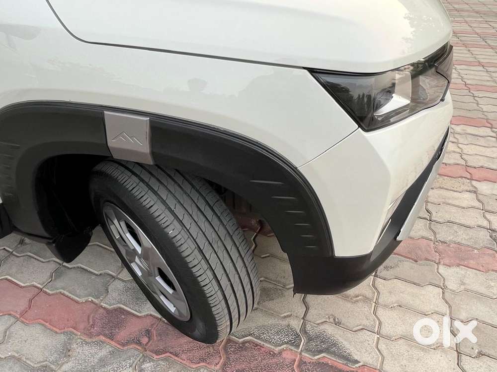 Maruti Suzuki Brezza 1.5 Lxi Smart Hybrid, 2023, Petrol