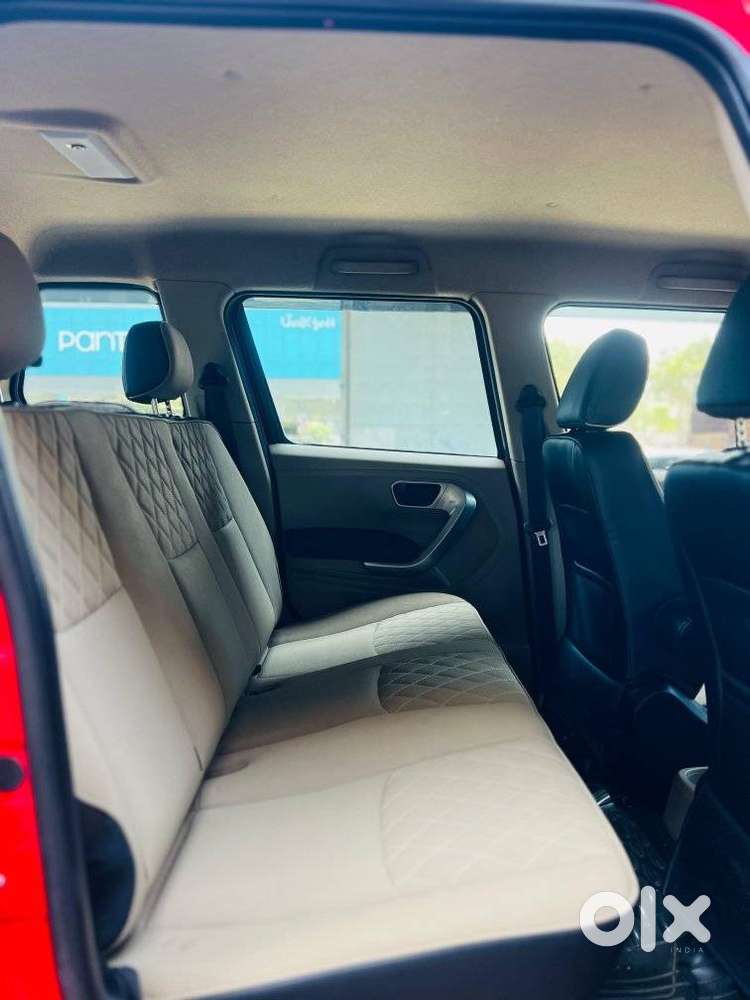 Mahindra Tuv 300 T10, 2019, Diesel