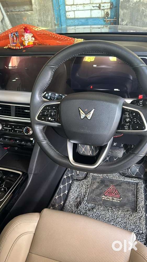 Mahindra Xuv700 2023 Diesel 22800 Km Driven