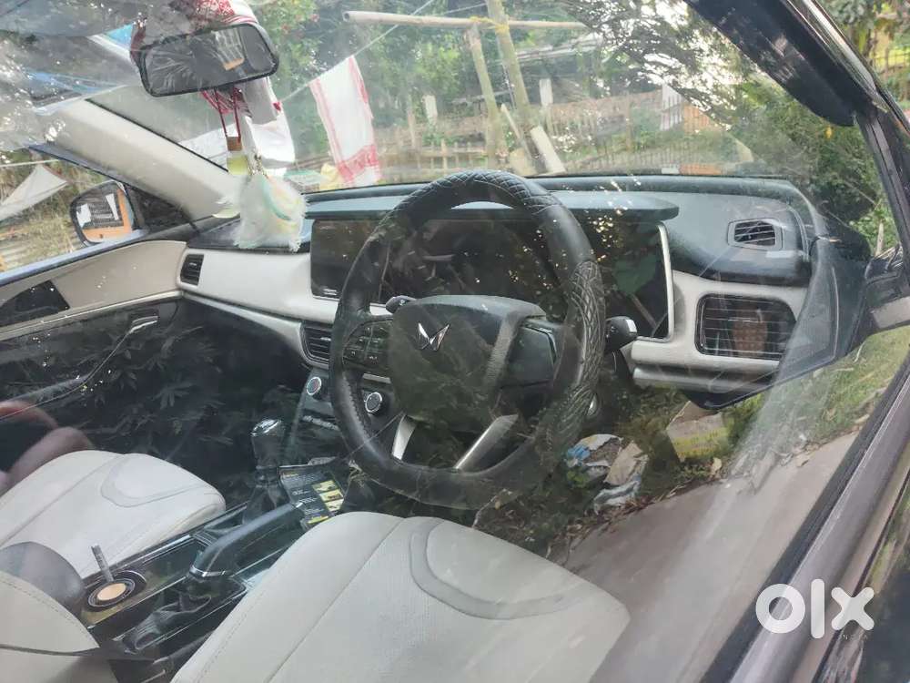 Mahindra Xuv700 2023 Petrol 36000 Km Driven