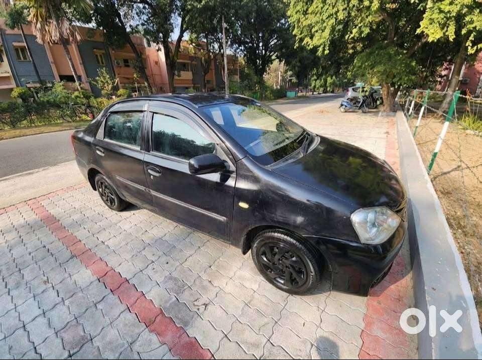 Toyota Etios (excellent Condition) 2011 Petrol+cng, Only 83000 Km