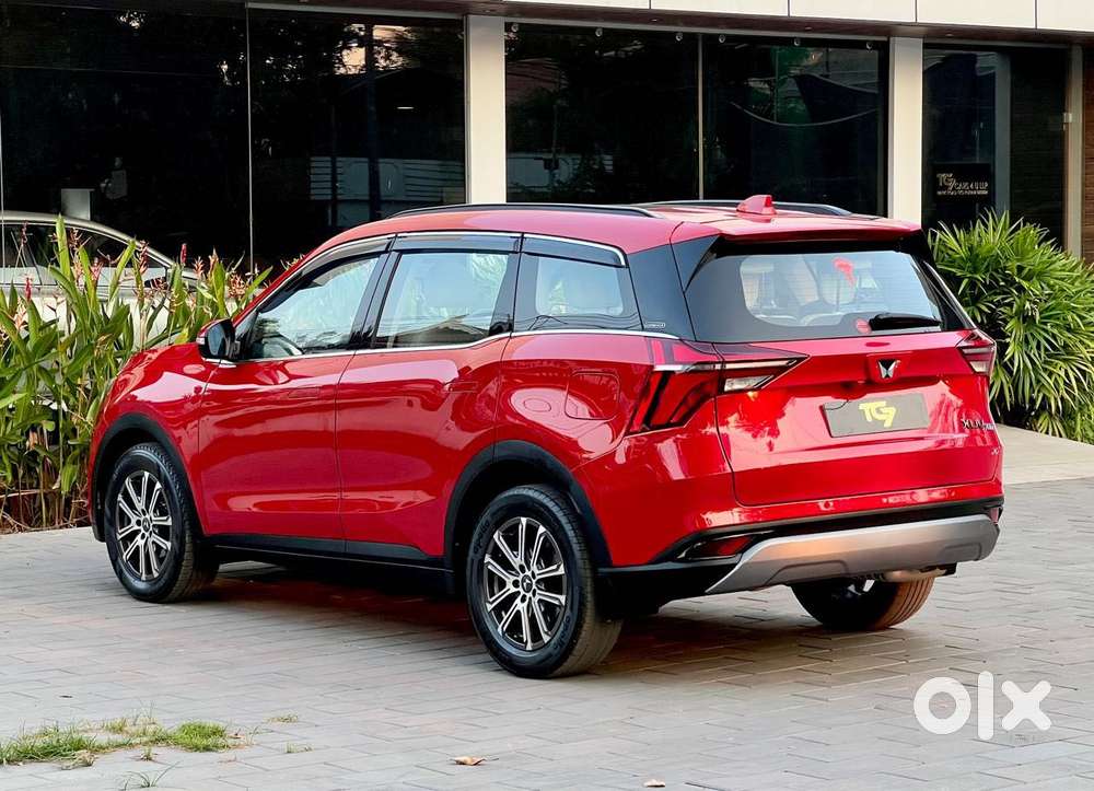 Mahindra Xuv700 2.0 Ax 7 Petrol At Str, 2023, Petrol