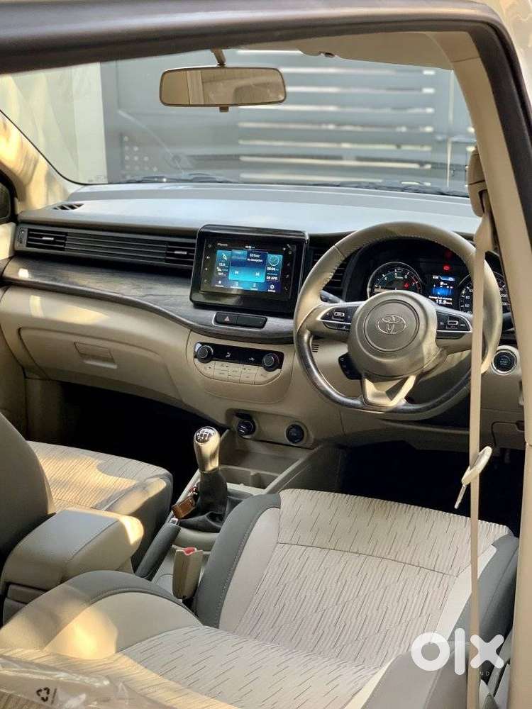 Toyota Rumion V Mt, 2025, Petrol