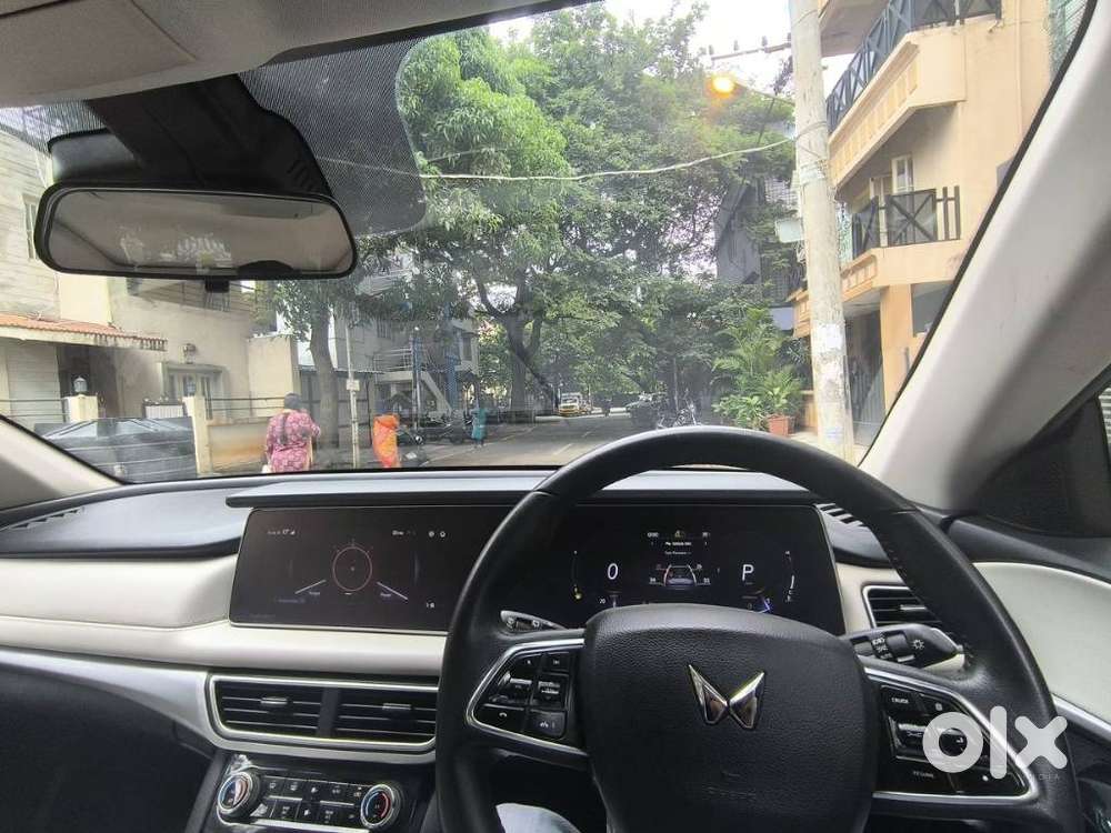 Mahindra Xuv700 2.0 Ax 7 Petrol At Str, 2022, Petrol