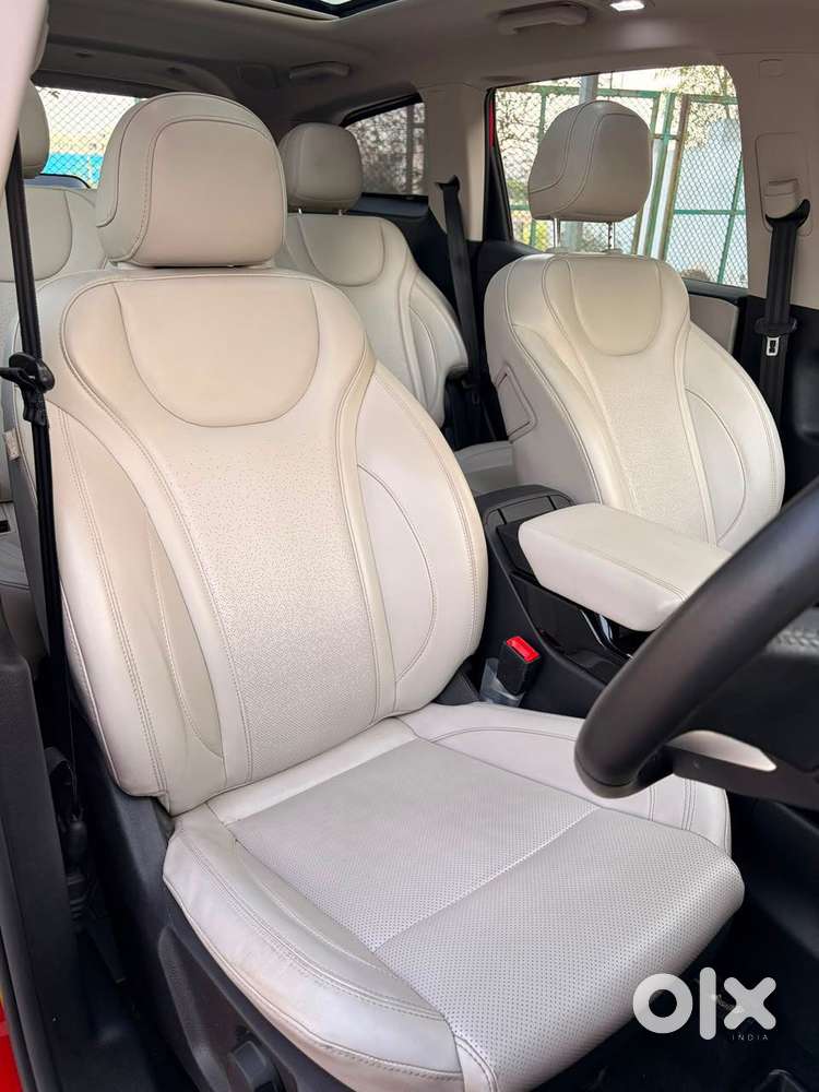 Mahindra Xuv700 2.0 Ax 7 Petrol At Str, 2023, Petrol