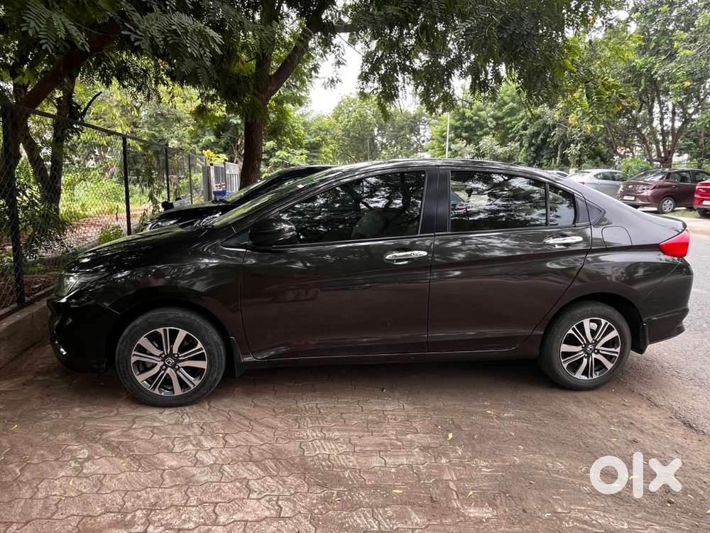 Honda City 2022 Petrol Only 17700 Km Driven
