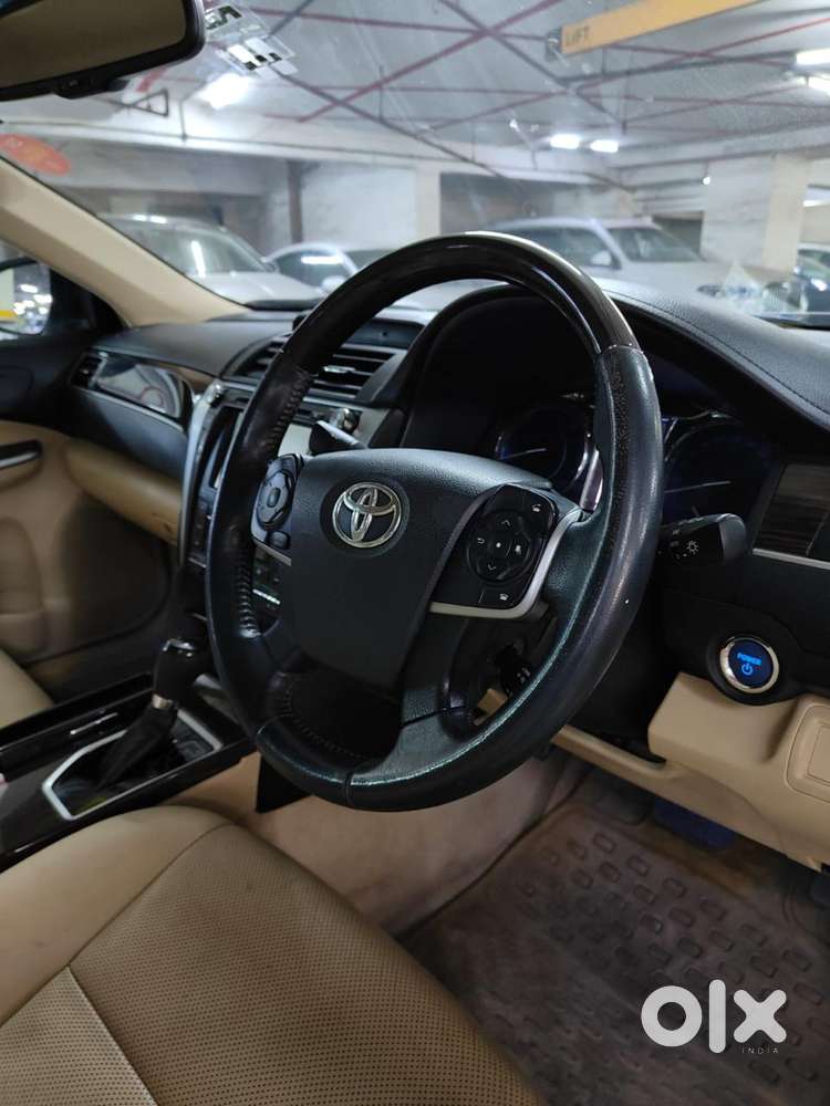 Toyota Camry 2.5 Hybrid, 2017, Cng & Hybrids