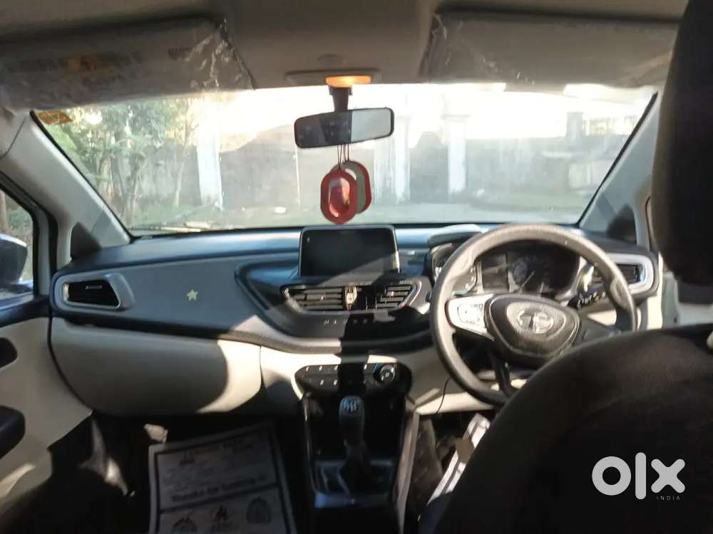 Tata Altroz 2023 Petrol 8600 Km Driven