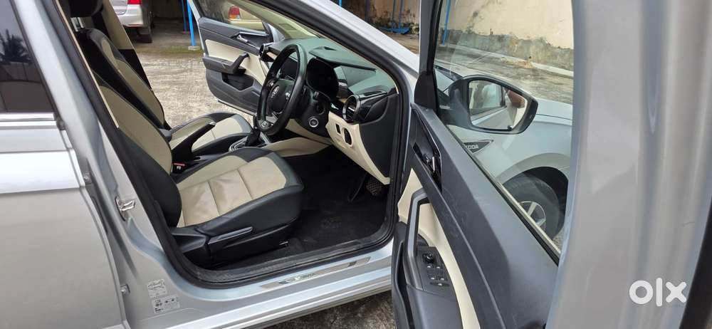 Skoda Slavia Style 1.0l Tsi Mt, 2023, Petrol