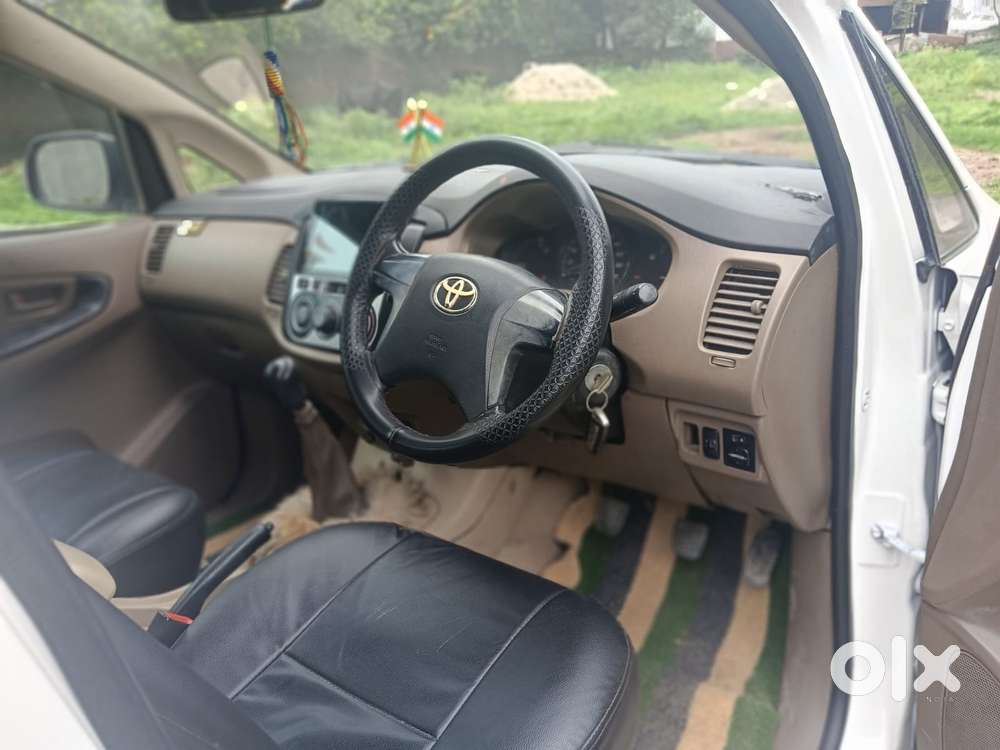 Toyota Innova 2.5 G (diesel) 7 Seater Bs Iv, 2015, Diesel