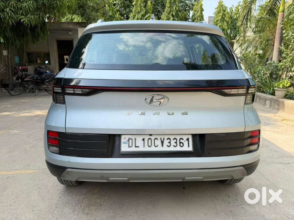 Hyundai Venue S (o) 1.2 Petrol Knight Edition, 2023, Petrol