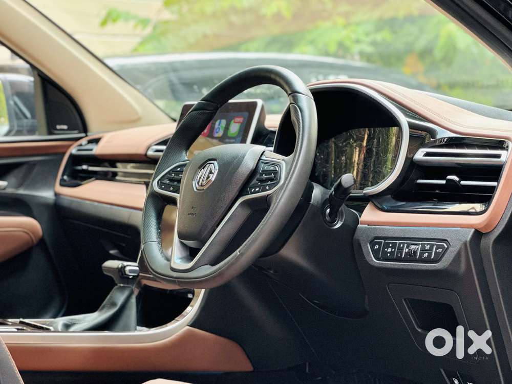 Mg Hector Plus Sharp Pro 1.5 Turbo Petrol Cvt 7 Str, 2025, Petrol