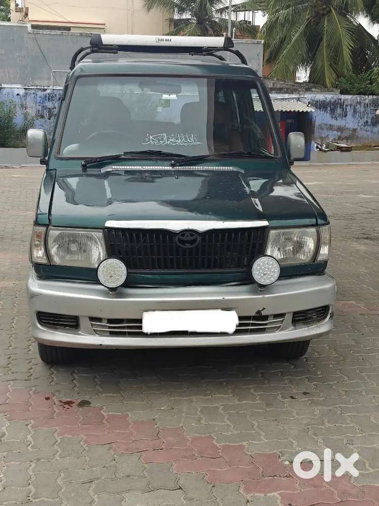 Toyota Qualis 2004
